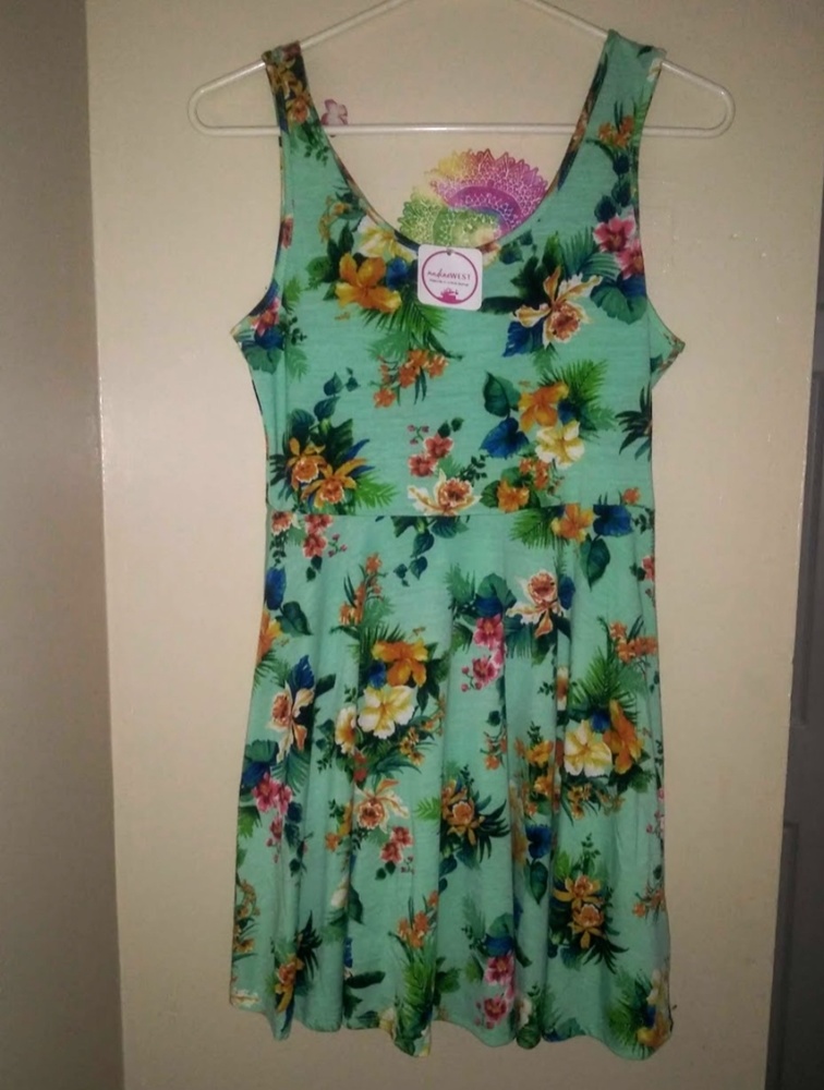 👗Floral flare dress BNWT🎀